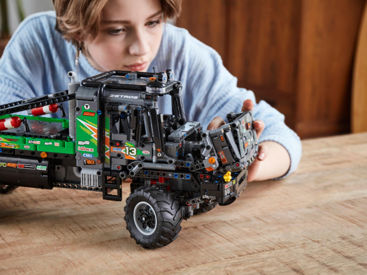 42129 Lego Technic - Полноприводный грузовик-внедорожник Mercedes-Benz Zetros